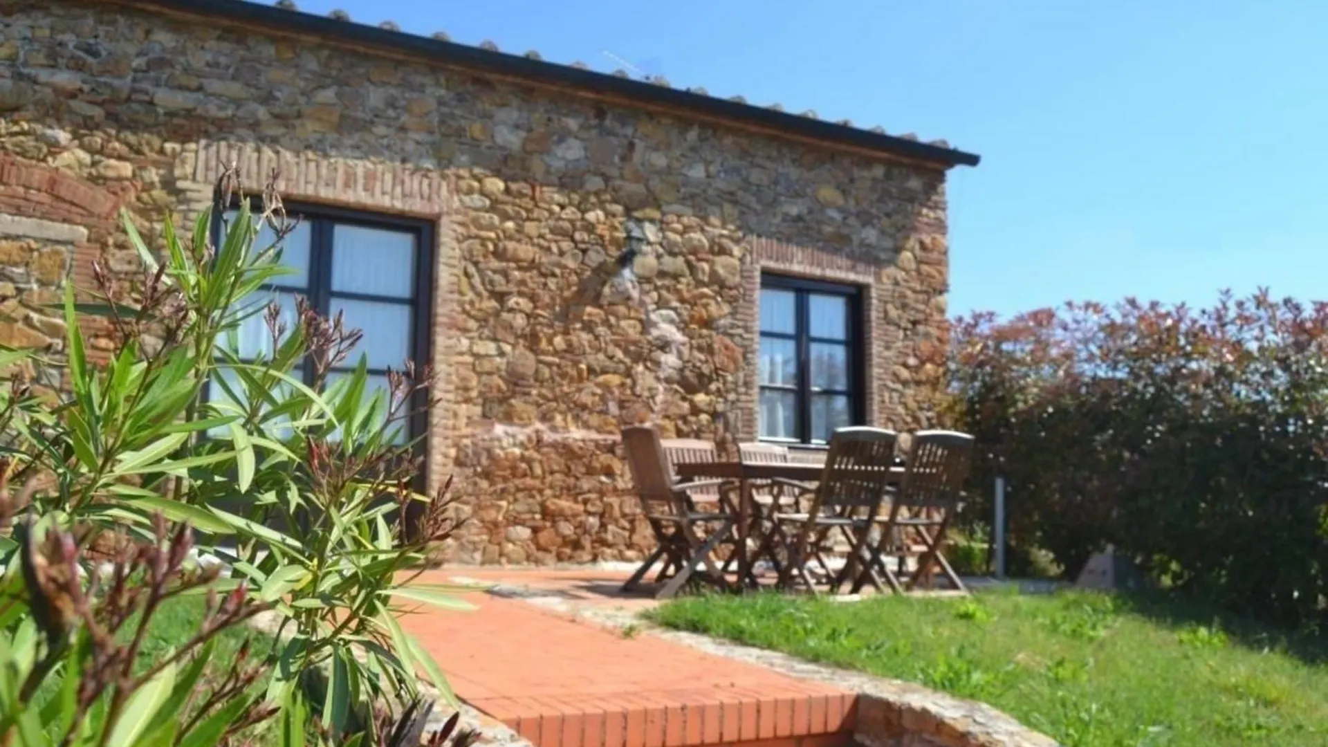 Superior Apartment Mit 2 Schlafzimmern Und Garten Campiglia Marittima Italy