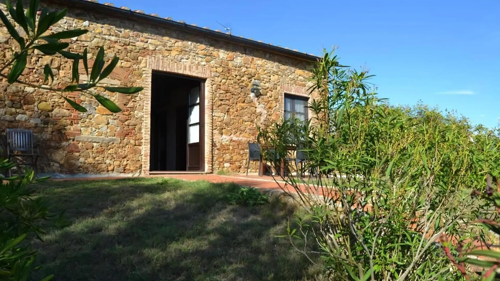 Superior Apartment Mit 2 Schlafzimmern Und Garten Campiglia Marittima Italy